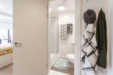 Platinum Studio River View at Dun Holm House, Unit 8, The Riverwalk, City Centre, Durham, DH14SL - Image 6